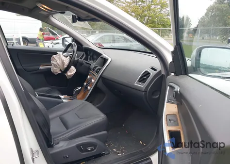 2015 Volvo Xc60 T5/T5 Premier z USA, uszkodzony, nr VIN YV4612RK7F2757513